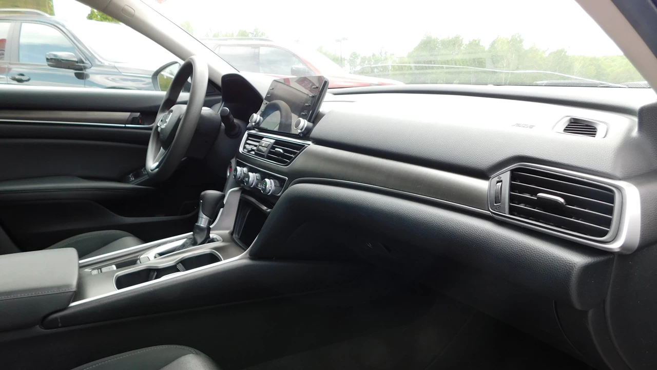 2020 Honda Accord LX Main Image