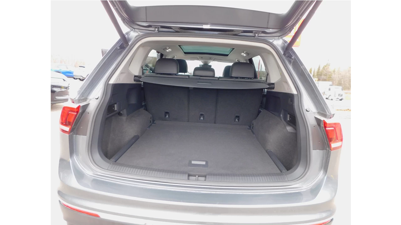 2021 Volkswagen Tiguan R-line Main Image