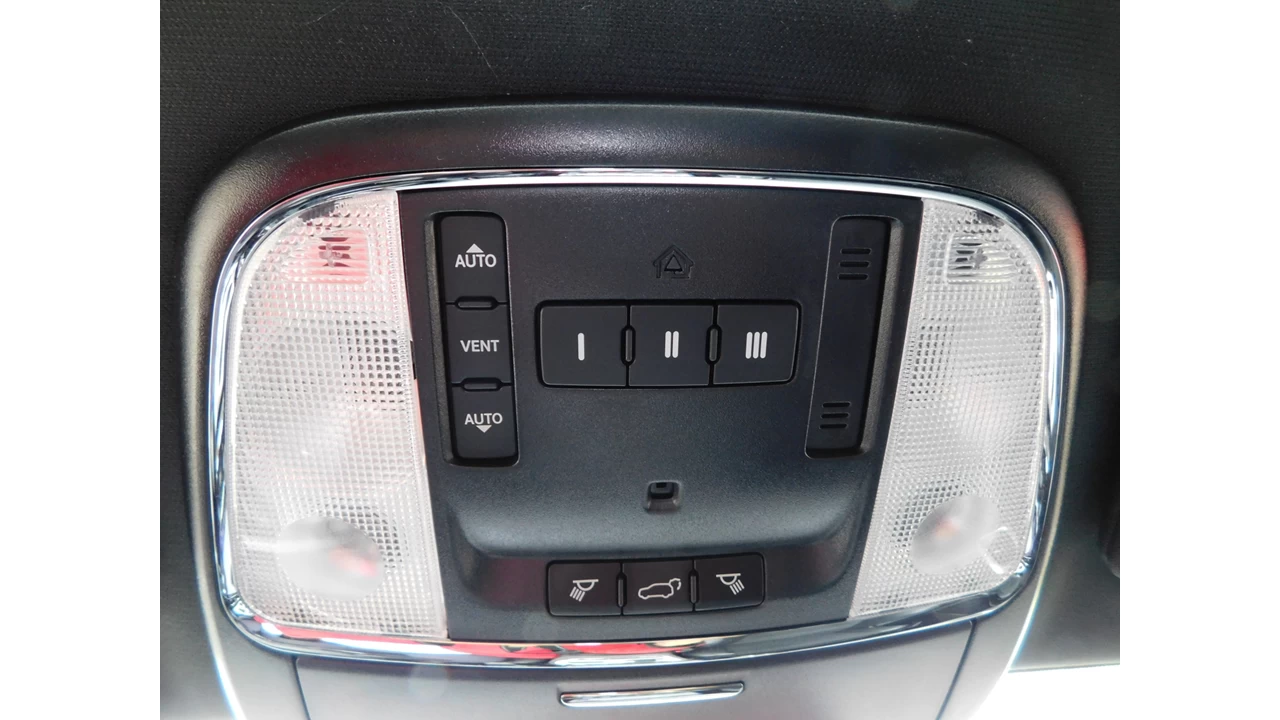 2019 Jeep Grand Cherokee Altitude IV Main Image