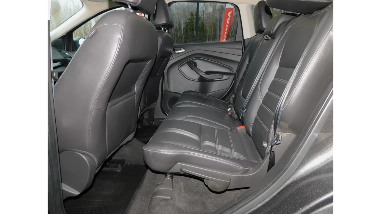 2017 Ford Escape Titanium Image principale