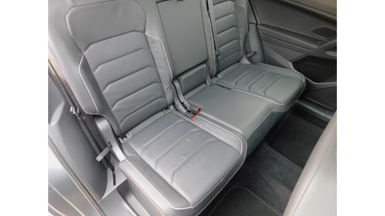 2021 Volkswagen Tiguan R-line Main Image