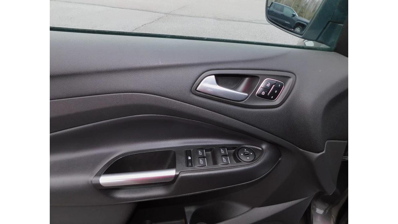 2017 Ford Escape Titanium Image principale