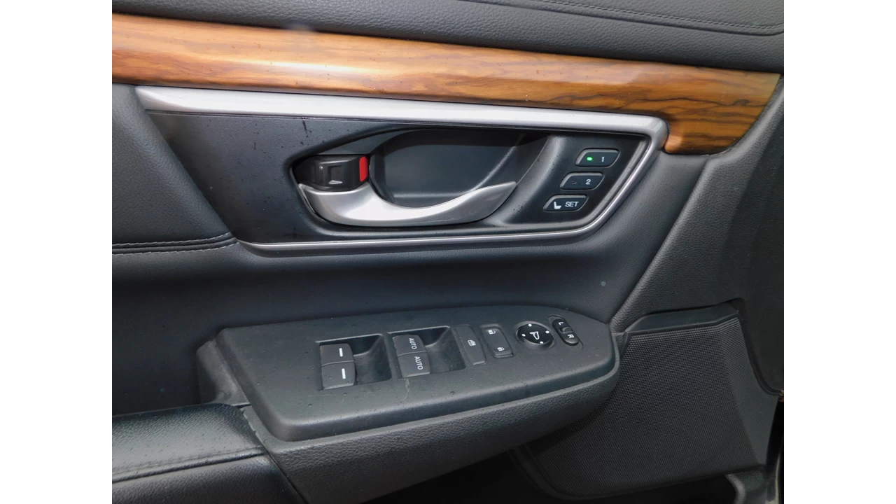 2017 Honda CR-V Touring Main Image