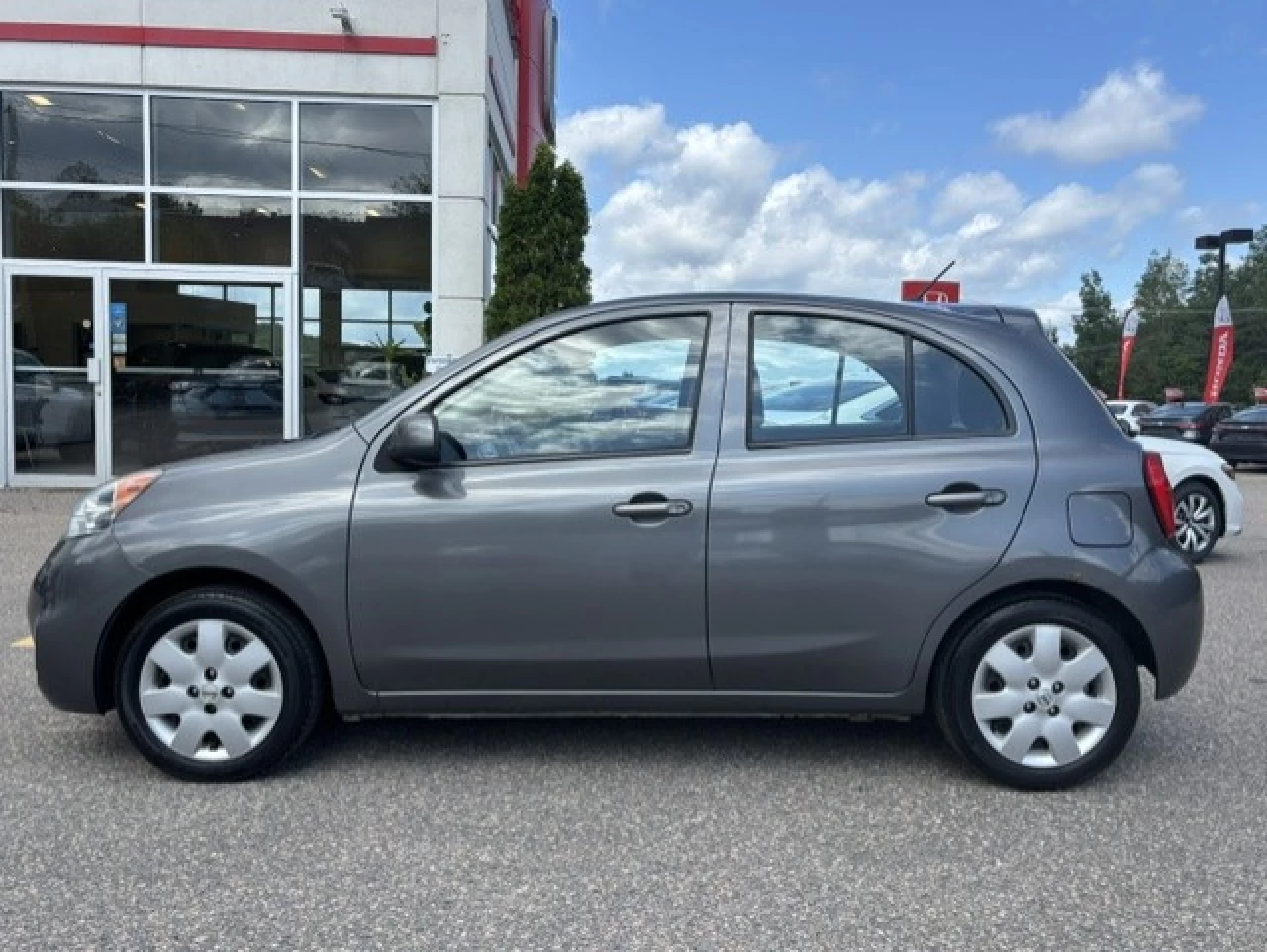 2017 Nissan Micra SV Image principale