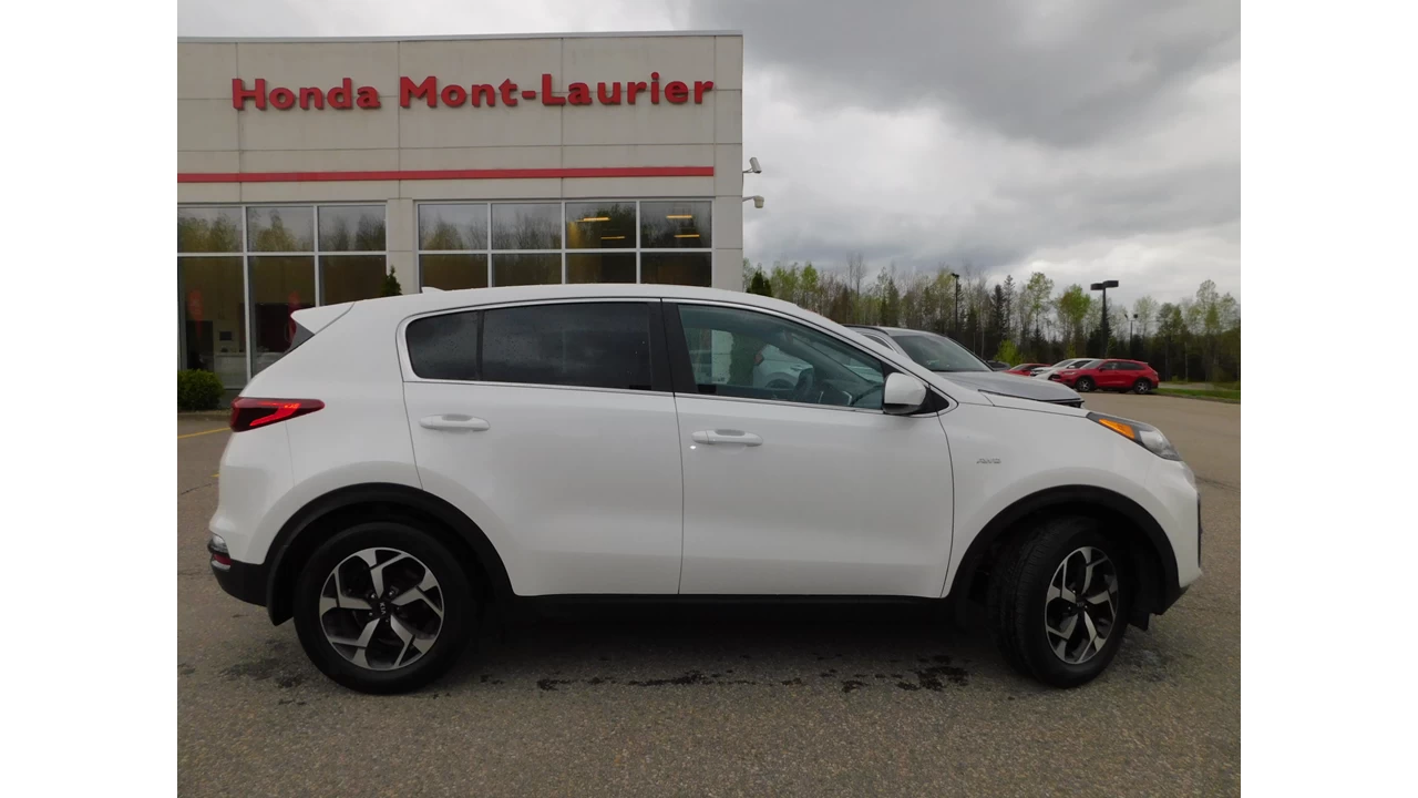 2022 Kia Sportage LX Main Image